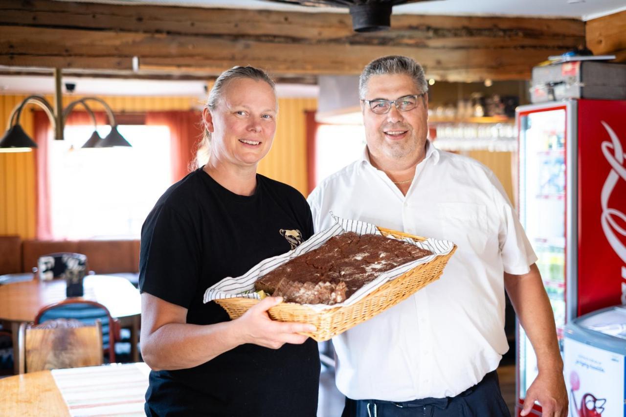 Bed & Breakfast Restaurang Sybarit Houtskar Extérieur photo